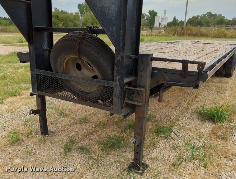 image for item LY9436 2006 Hooper  equipment trailer