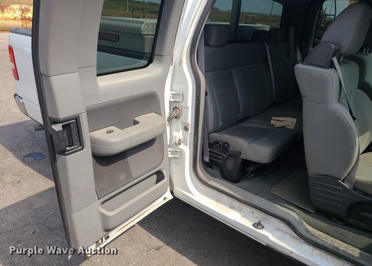 image for item MG9754 2007 Ford F150  SuperCab pickup truck