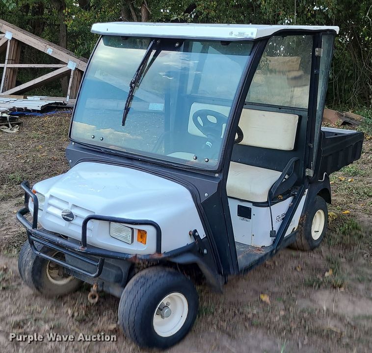 image for item MG9761 Cushman Commander  golf cart