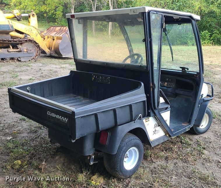 image for item MG9761 Cushman Commander  golf cart