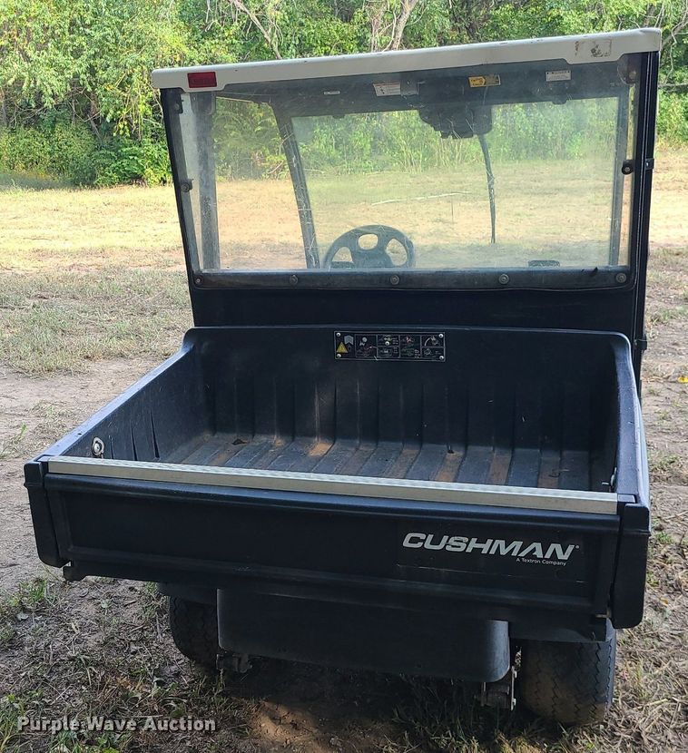 image for item MG9761 Cushman Commander  golf cart