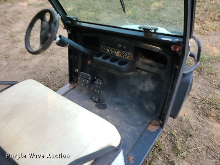 image for item MG9761 Cushman Commander  golf cart