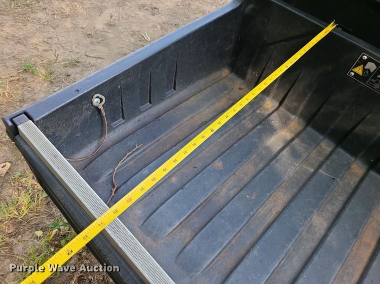 image for item MG9761 Cushman Commander  golf cart