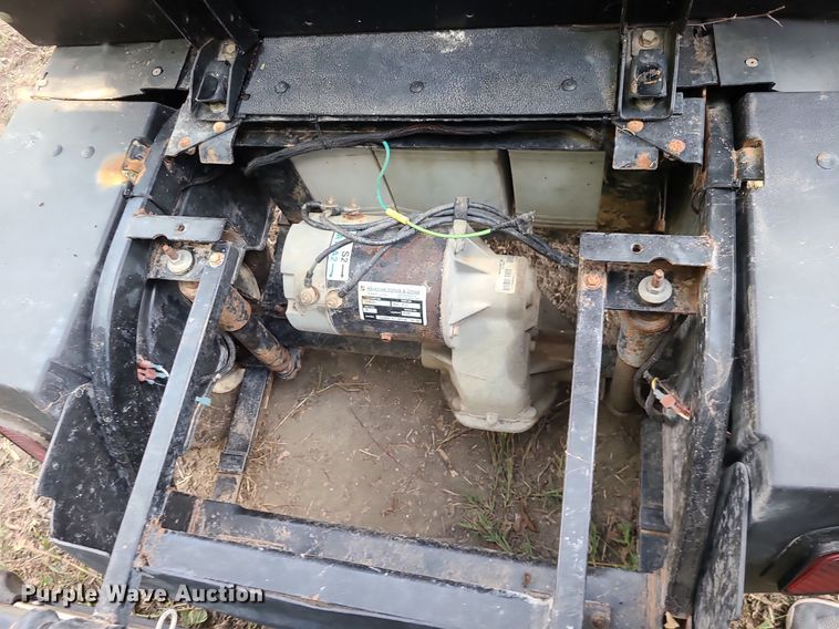 image for item MG9761 Cushman Commander  golf cart