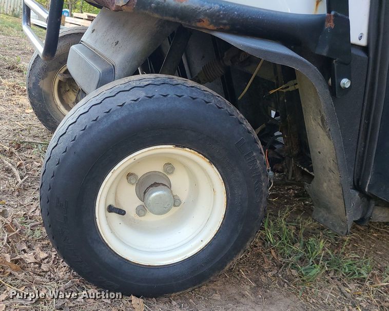 image for item MG9761 Cushman Commander  golf cart