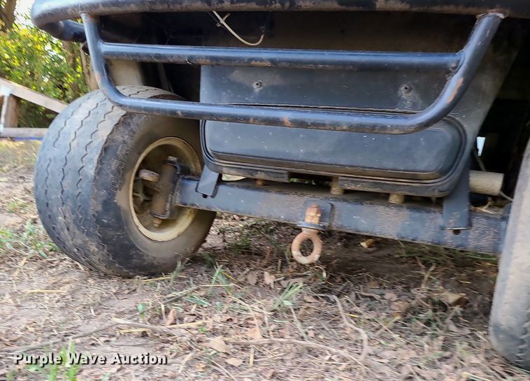 image for item MG9761 Cushman Commander  golf cart