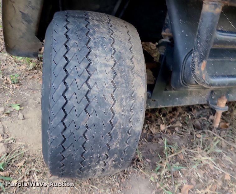 image for item MG9761 Cushman Commander  golf cart