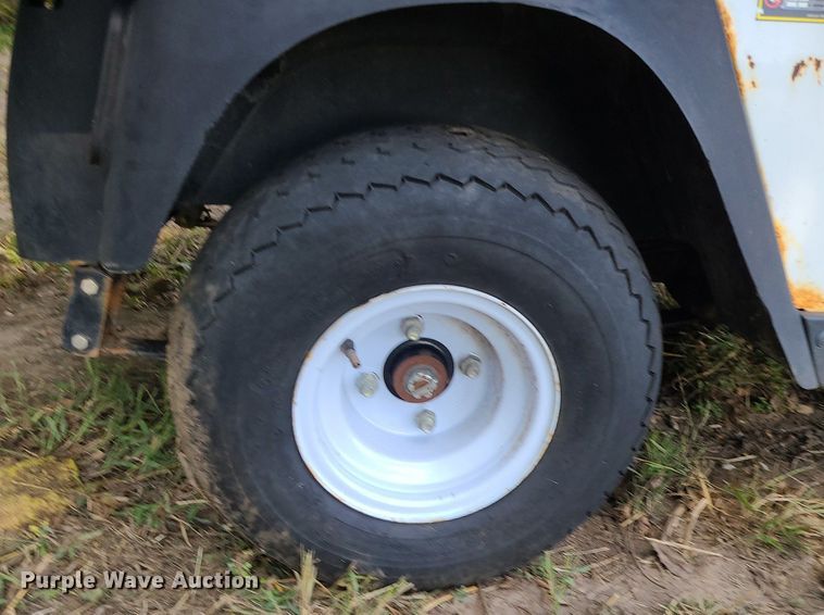 image for item MG9761 Cushman Commander  golf cart