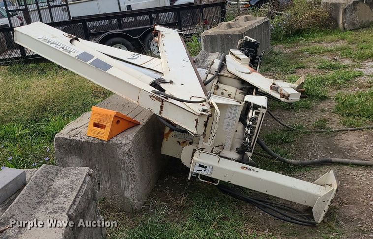 image for item MG9763 National Crane Corporation N65  knuckle boom crane