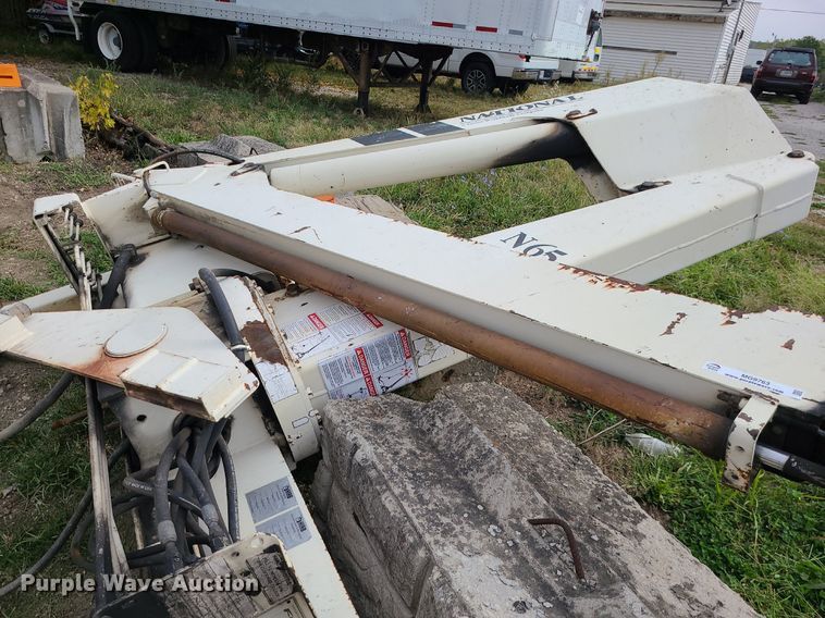 image for item MG9763 National Crane Corporation N65  knuckle boom crane