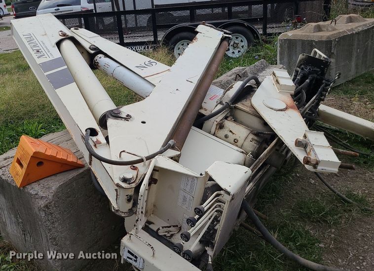 image for item MG9763 National Crane Corporation N65  knuckle boom crane