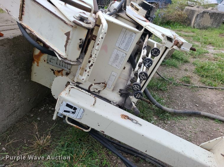 image for item MG9763 National Crane Corporation N65  knuckle boom crane