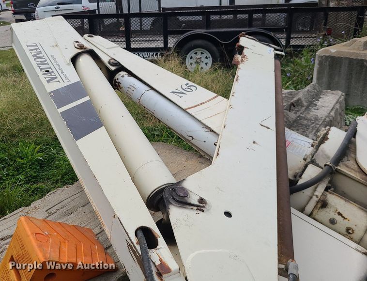 image for item MG9763 National Crane Corporation N65  knuckle boom crane