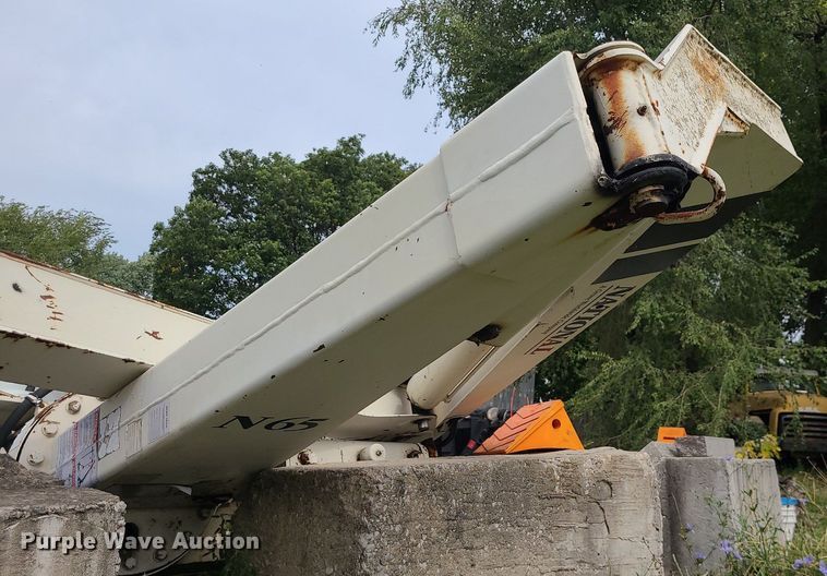 image for item MG9763 National Crane Corporation N65  knuckle boom crane