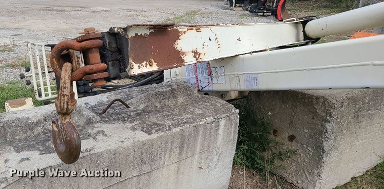 image for item MG9763 National Crane Corporation N65  knuckle boom crane