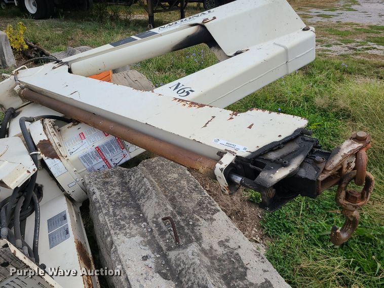 image for item MG9763 National Crane Corporation N65  knuckle boom crane