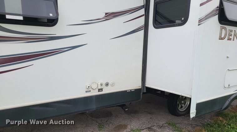 image for item MG9766 2012 Dutchmen Denali 265RL  camper