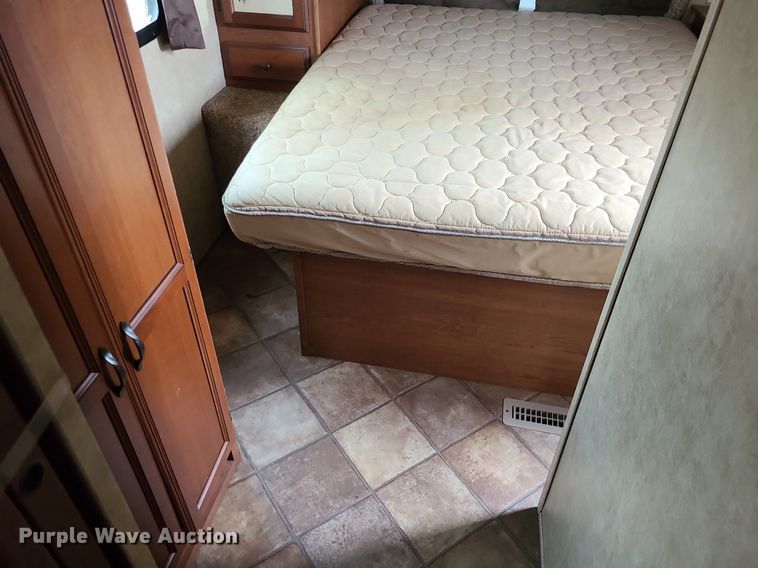 image for item MG9766 2012 Dutchmen Denali 265RL  camper