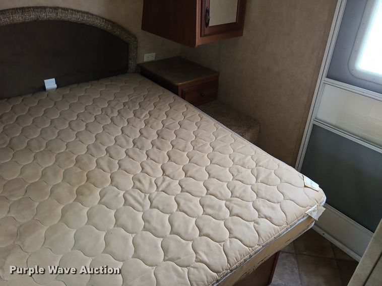 image for item MG9766 2012 Dutchmen Denali 265RL  camper