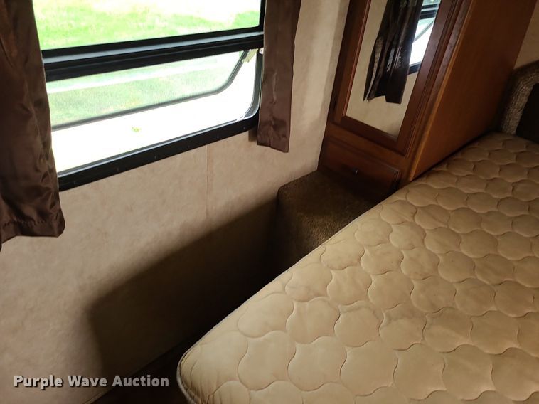 image for item MG9766 2012 Dutchmen Denali 265RL  camper