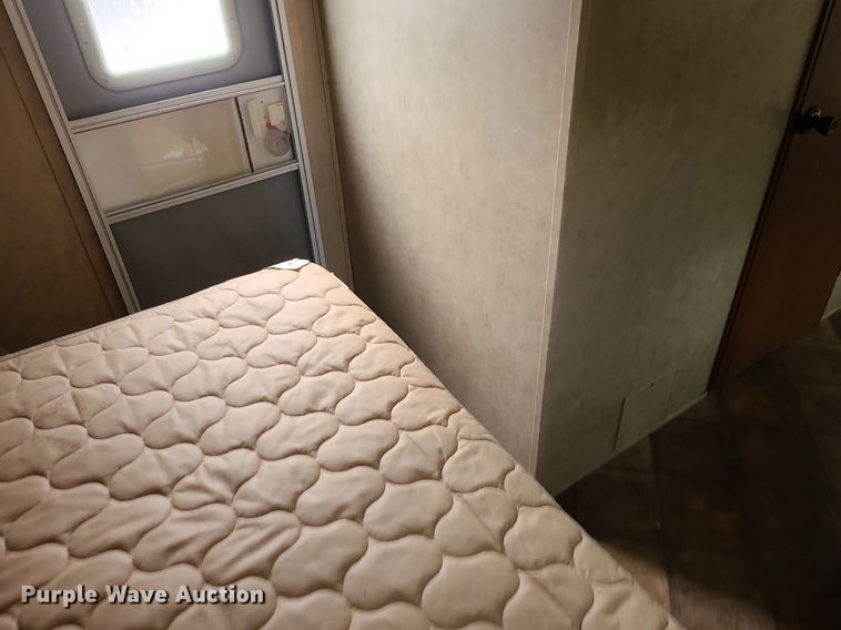 image for item MG9766 2012 Dutchmen Denali 265RL  camper