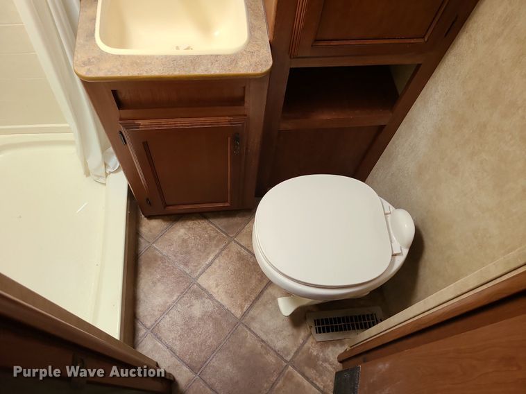 image for item MG9766 2012 Dutchmen Denali 265RL  camper