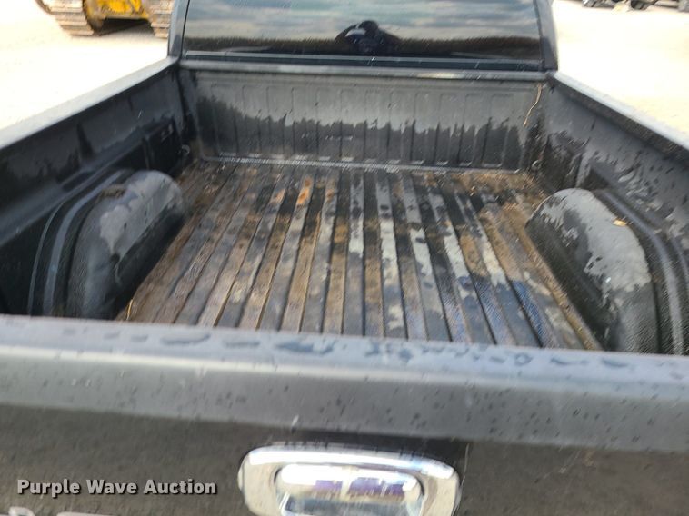 image for item MG9768 2003 Chevrolet Silverado 1500  pickup truck