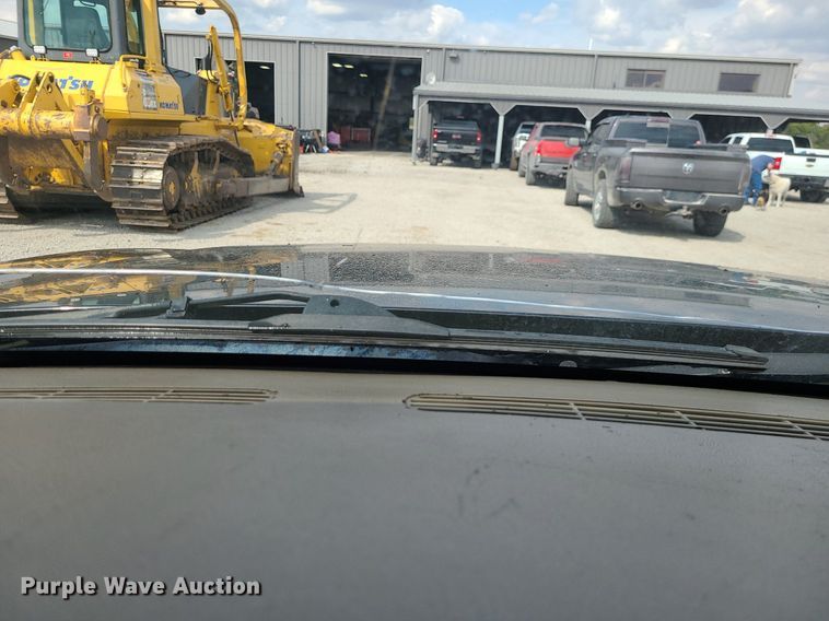 image for item MG9768 2003 Chevrolet Silverado 1500  pickup truck