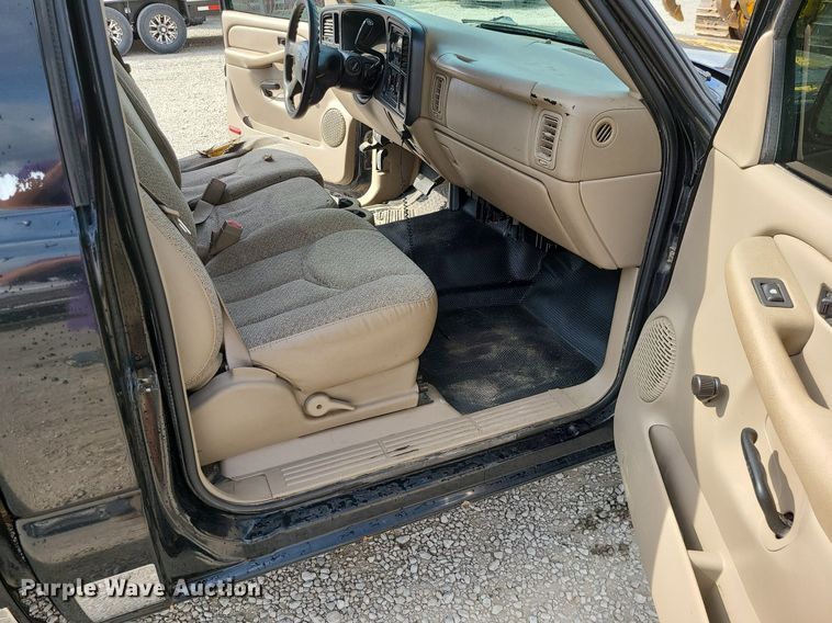 image for item MG9768 2003 Chevrolet Silverado 1500  pickup truck