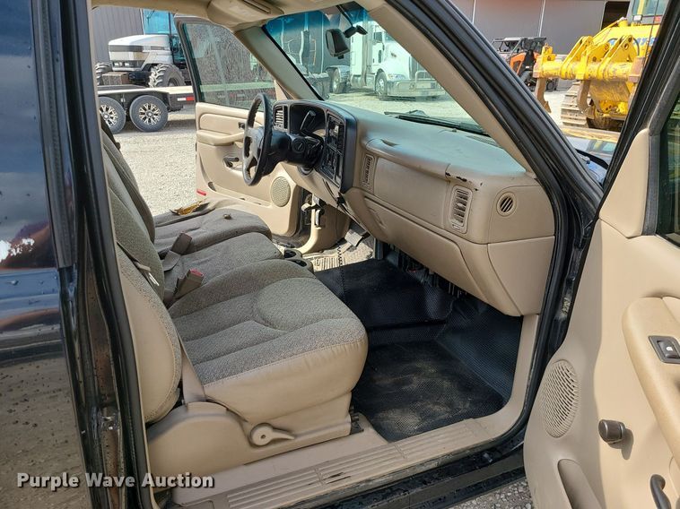 image for item MG9768 2003 Chevrolet Silverado 1500  pickup truck