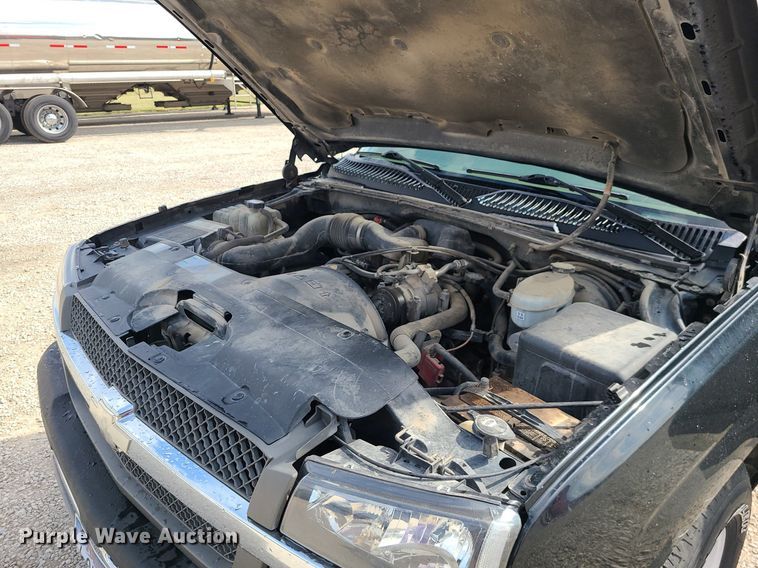 image for item MG9768 2003 Chevrolet Silverado 1500  pickup truck