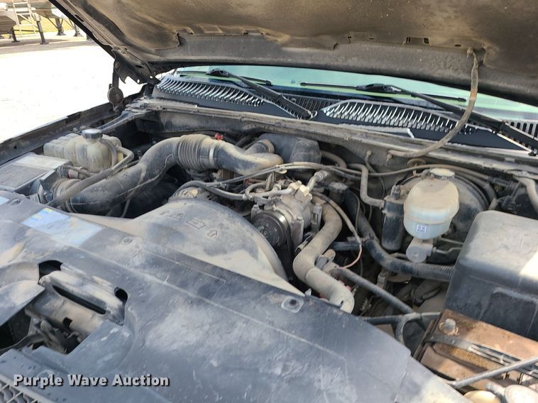 image for item MG9768 2003 Chevrolet Silverado 1500  pickup truck