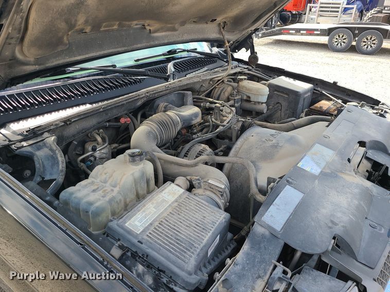 image for item MG9768 2003 Chevrolet Silverado 1500  pickup truck