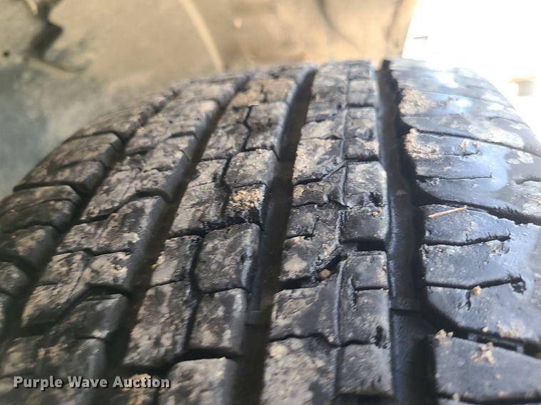 image for item MG9768 2003 Chevrolet Silverado 1500  pickup truck