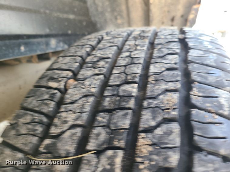 image for item MG9768 2003 Chevrolet Silverado 1500  pickup truck