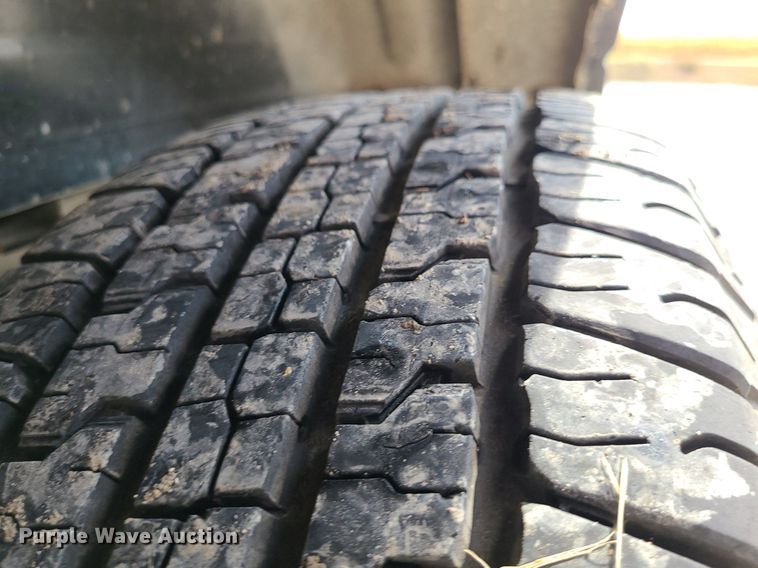 image for item MG9768 2003 Chevrolet Silverado 1500  pickup truck