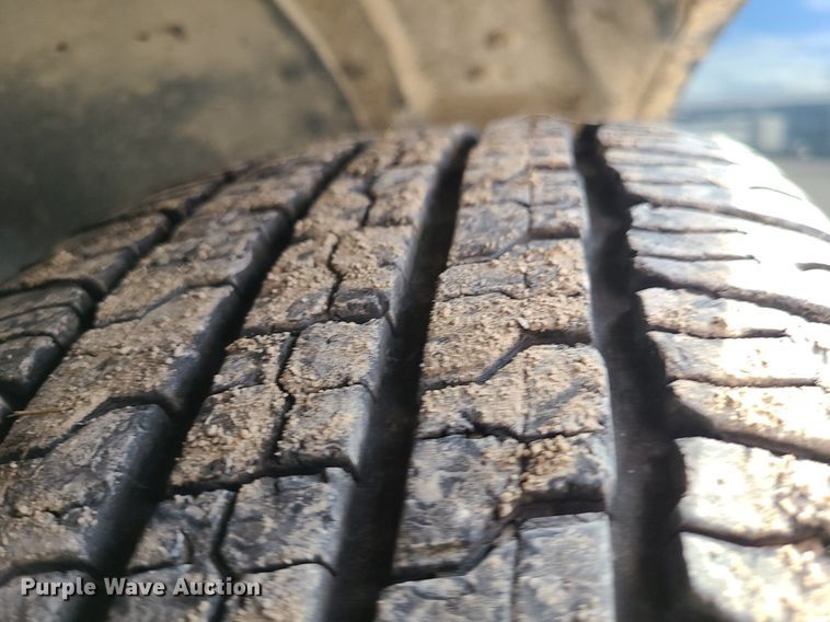 image for item MG9768 2003 Chevrolet Silverado 1500  pickup truck