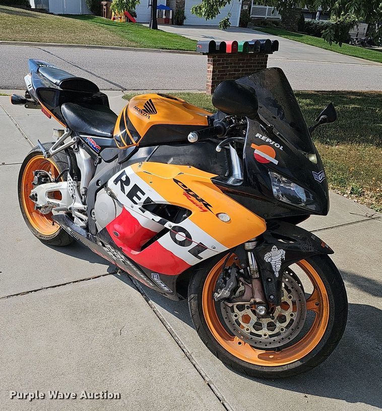 image for item MH9334 2005 Honda CBR1000RR  motorcycle