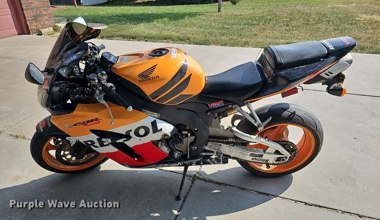 image for item MH9334 2005 Honda CBR1000RR  motorcycle