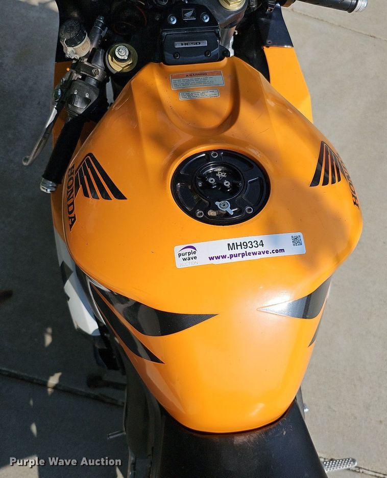 image for item MH9334 2005 Honda CBR1000RR  motorcycle