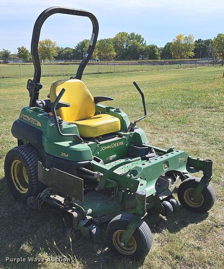 image for item MH9359 2009 John Deere Z925  ZTR lawn mower