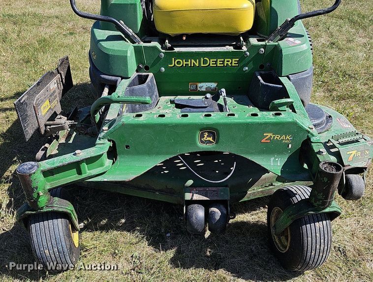 image for item MH9359 2009 John Deere Z925  ZTR lawn mower