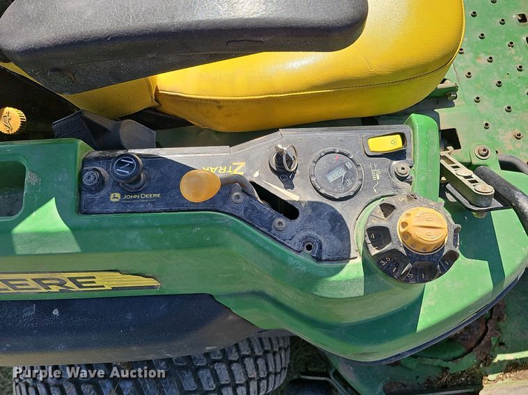 image for item MH9359 2009 John Deere Z925  ZTR lawn mower