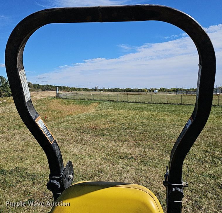 image for item MH9359 2009 John Deere Z925  ZTR lawn mower