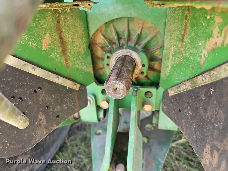 image for item MH9362 2004 John Deere 790  tractor