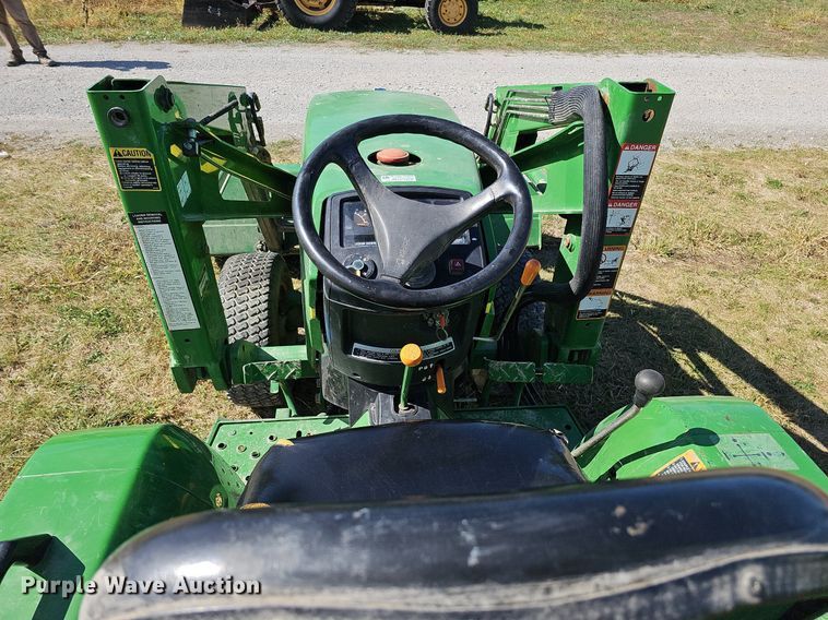 image for item MH9362 2004 John Deere 790  tractor