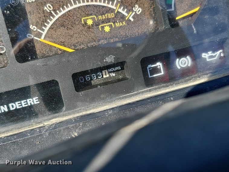 image for item MH9362 2004 John Deere 790  tractor