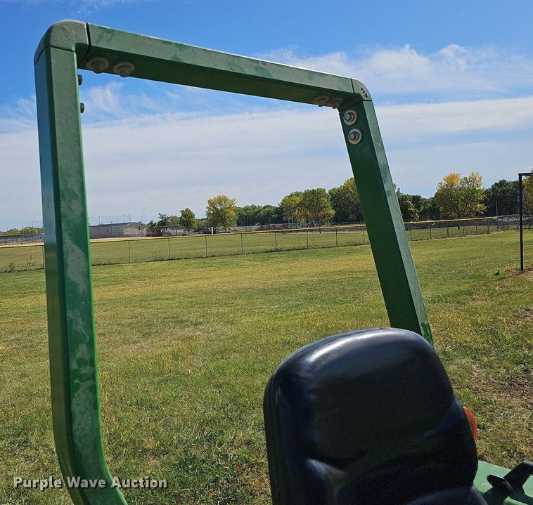 image for item MH9362 2004 John Deere 790  tractor