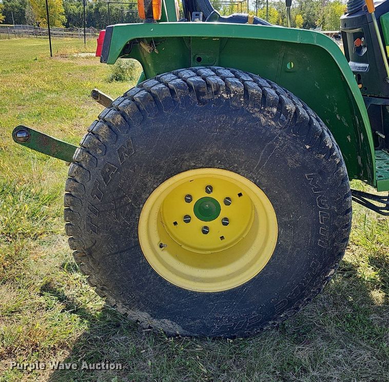 image for item MH9362 2004 John Deere 790  tractor