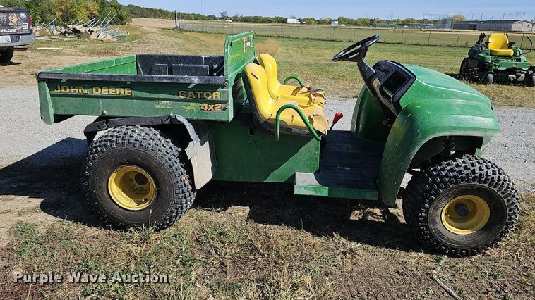 image for item MH9363 2003 John Deere Gator 4x2  utility vehicle